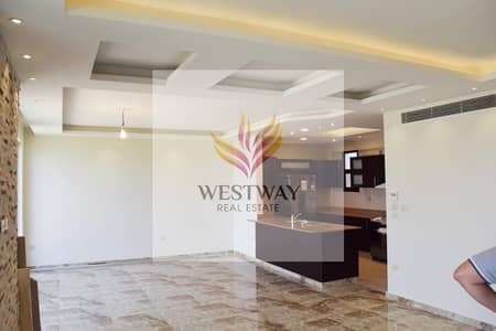 Duplex with roof for rent in Westown