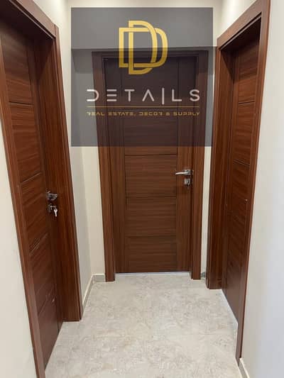 For rent in Phase 2 of Al-Hudba, with a view of Sheikh Zayed, near Hyper Gate, in Al-Khamail  3 rooms &3 bathrooms.