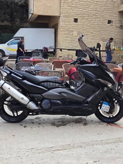 yamaha tmax 2010 بحاله ممتازه ياماها تيماكس