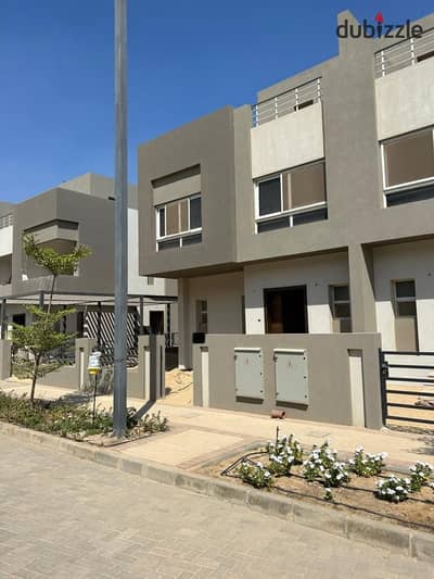 Townhouse in Etapa Compound, located in the heart of Sheikh Zayed, next to Al Rabwa Compound and Al Ahly Club, close to all major roads in zayed