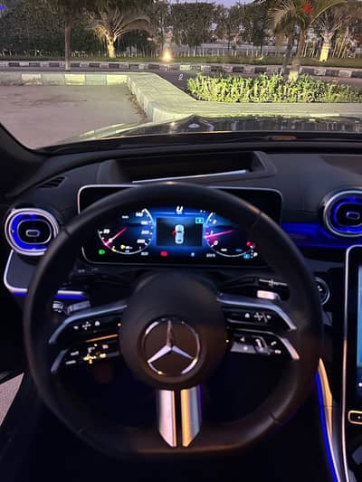 Mercedes-Benz C180 AMG 2023 Fully Loaded تم تنزيل السعر لسرعه البيع