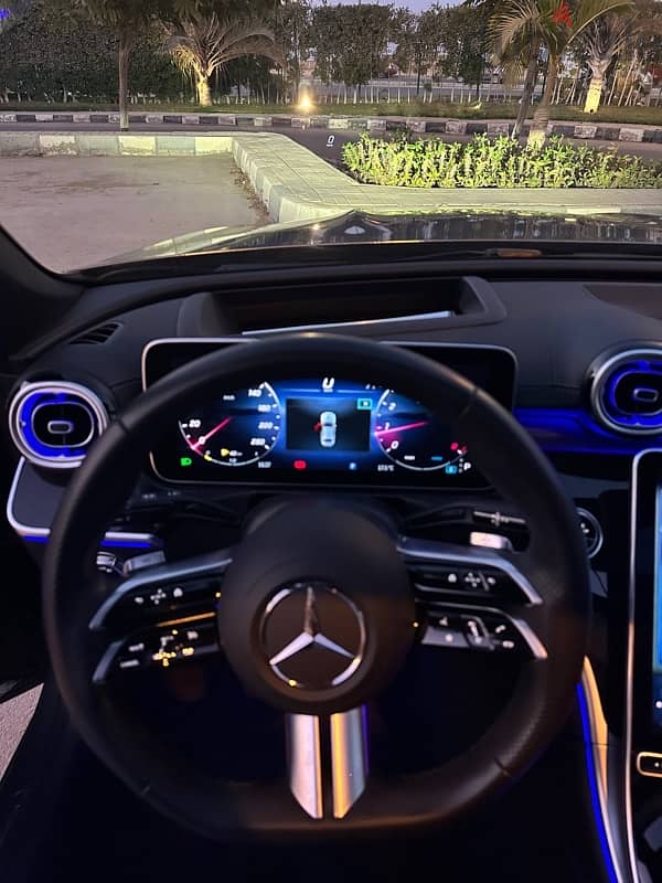 Mercedes-Benz C180 AMG 2023 Fully Loaded تم تنزيل السعر لسرعه البيع 0