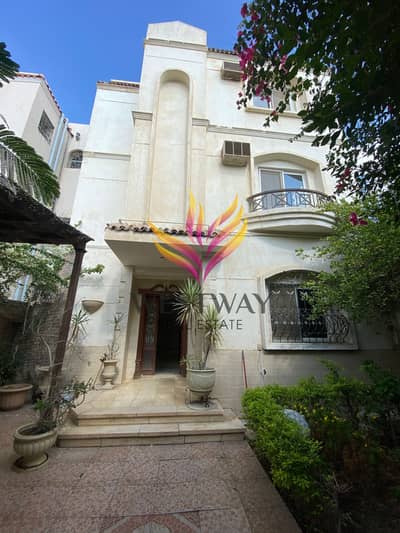 تاون هاوس كورنر للبيع  في حدائق المهندسينTownhouse corner for sale in Hadayek El Mohandessin