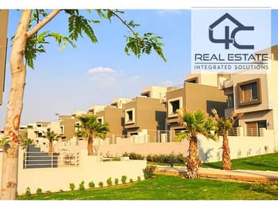 Townhouse Middle 227m With The Lowest Down Payment In The Market In The Best Location In Palm Hills New Cairo