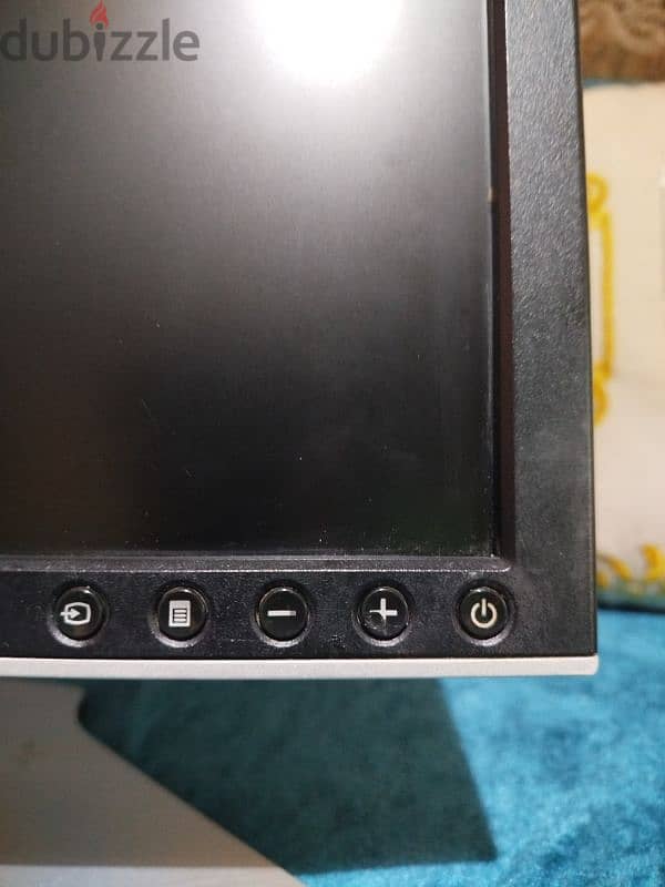 Dell 1707 fpf 17 بوصه 2