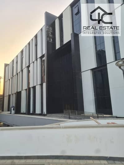 Office 60m for sale in hyde park with Down payment and Installments ready to move