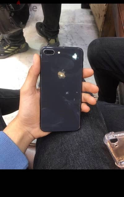 iPhone 8 Plus للبدل او للبيع