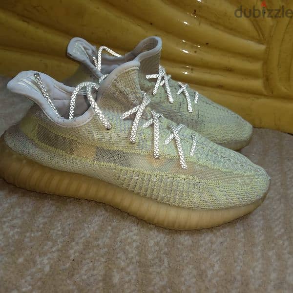 اديداس ييزى مقاس 42 بوست  adidas yeezy 350 v2 2