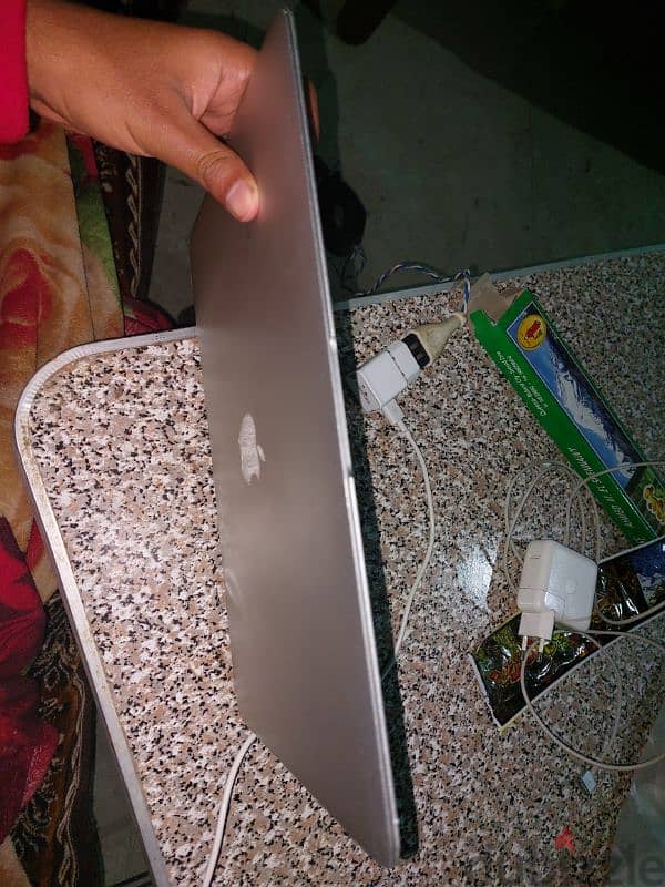 Mac Book air 1015 7