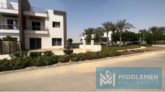 town house corner 200m lowest price and prime location , hyde park new cairo