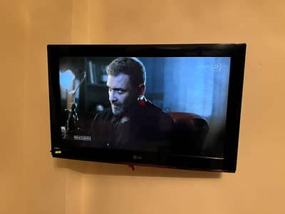 TV LG 32 INCH كويس جدا