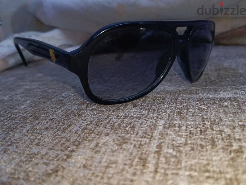 black sunglasses for adults tester 2