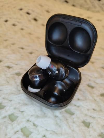 samsung earbuds pro سامسونج اير بادز برو