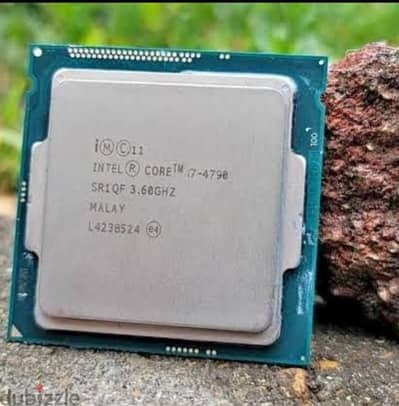 Intel core i7 4790 Cpu @3.60GHz معاه المبرد بتاعو