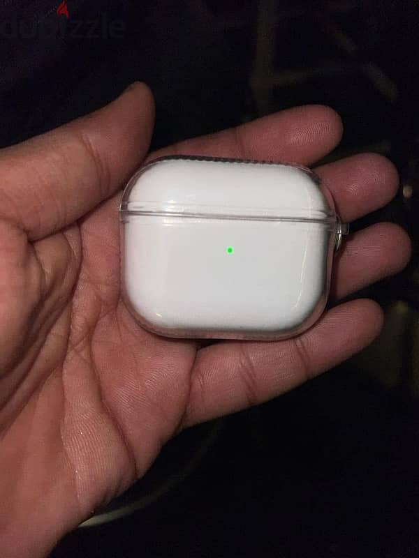 Airpods 3 - wireless charging 4