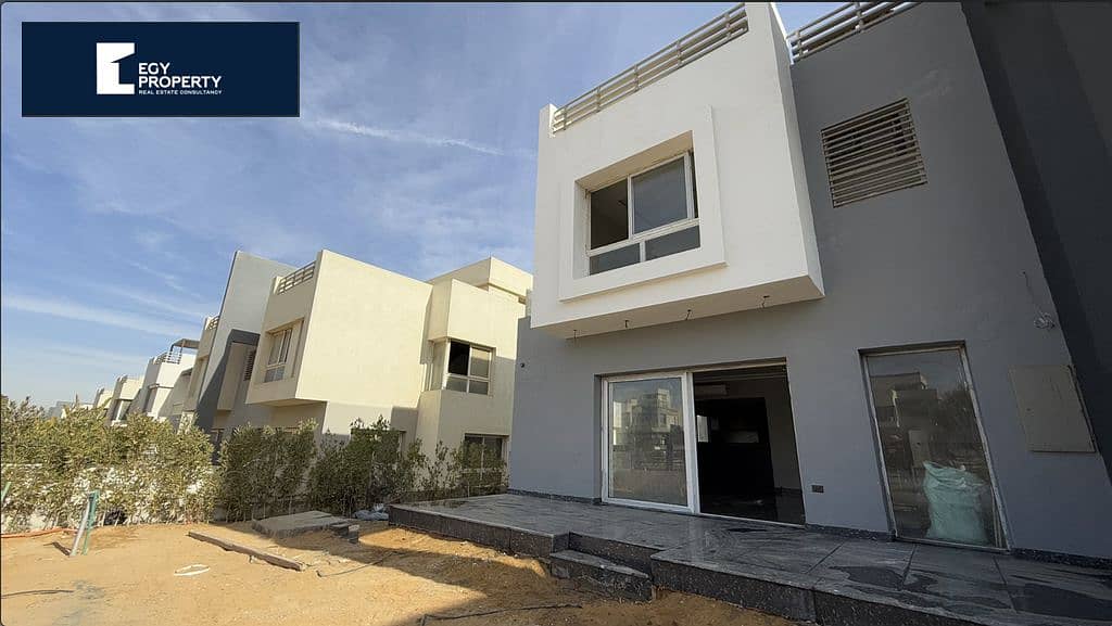 Corner villa, 250 Sqm, Ready to move, super luxurious finishing, in Hyde Park New Cairo for Quick sale 0