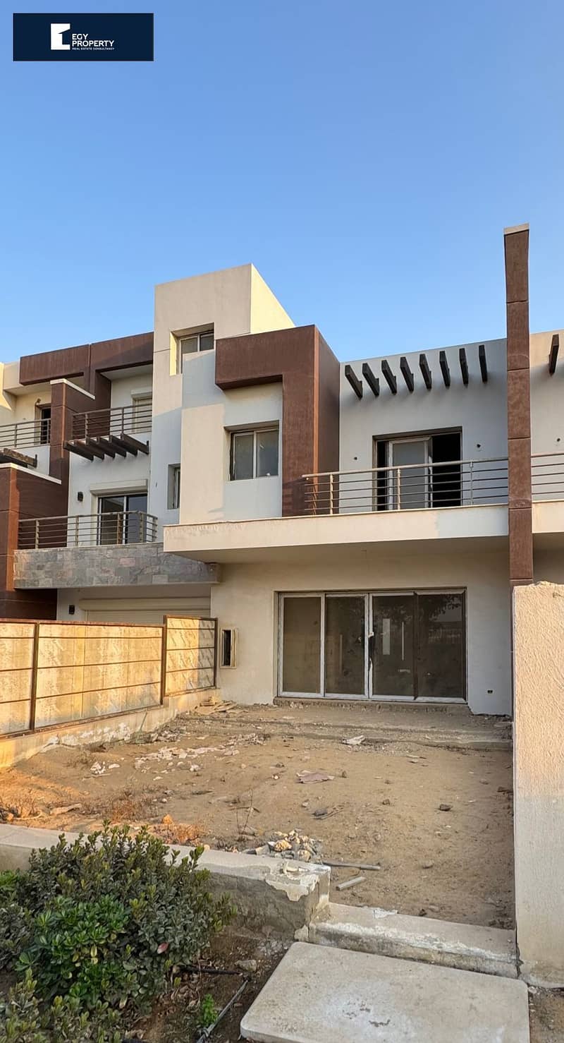 Villa Ready to move with old price, in Hyde Park, New Cairo, with installments 0