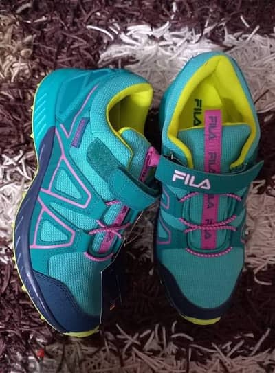 كوتش fila اوريجنال مقاس ٣٧