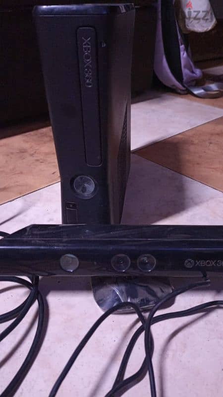 Xbox 360x with kinetic sensor camera 1