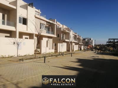 Twin house villa for immediate delivery, 2 minutes away from Mall of Egypt, in Tawny Hyde Park Compound