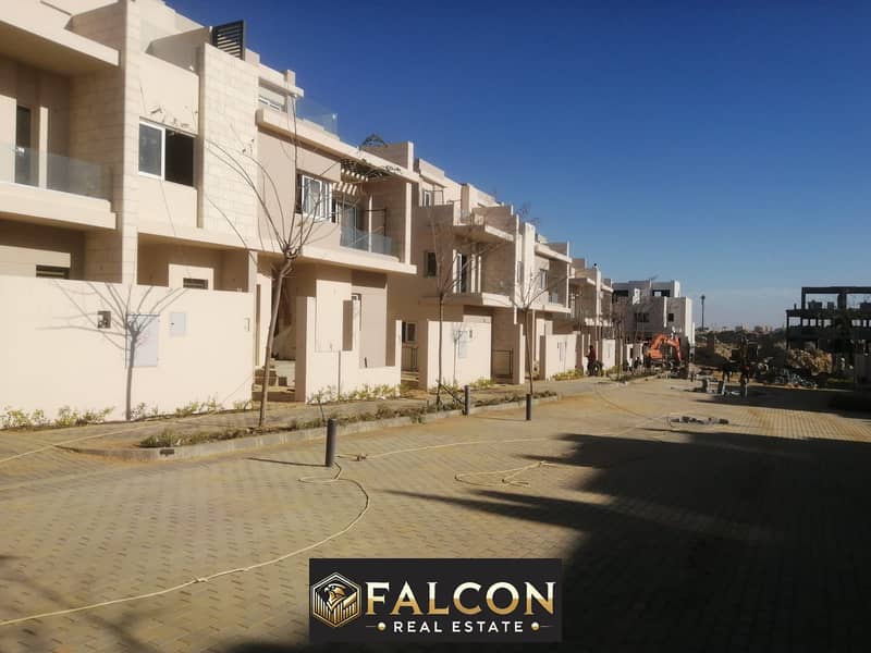 Twin house villa for immediate delivery, 2 minutes away from Mall of Egypt, in Tawny Hyde Park Compound 0