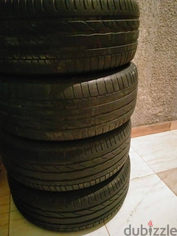 4 فرد Bridgestone مقاس 225/55R16 1