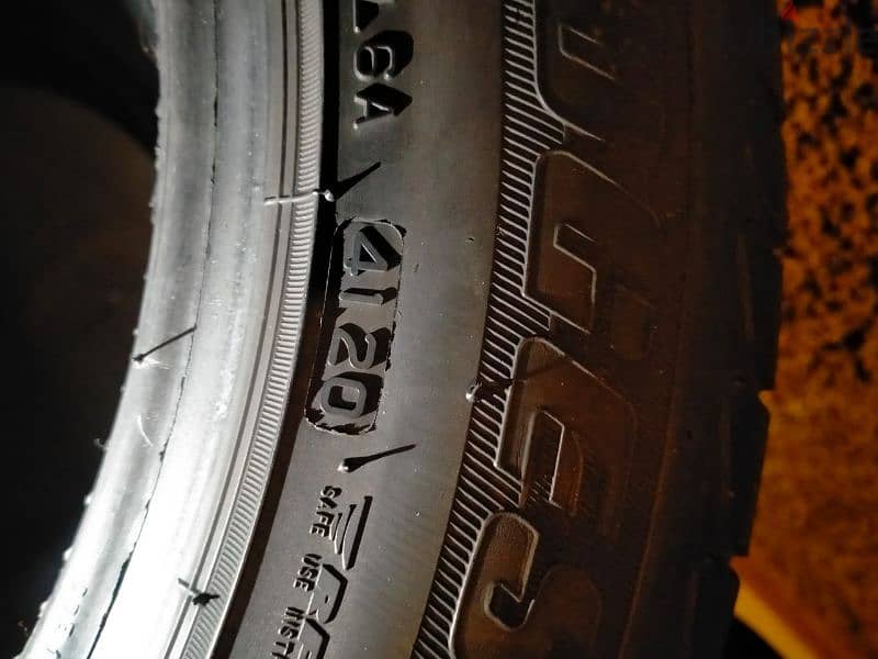 4 فرد Bridgestone مقاس 225/55R16 2