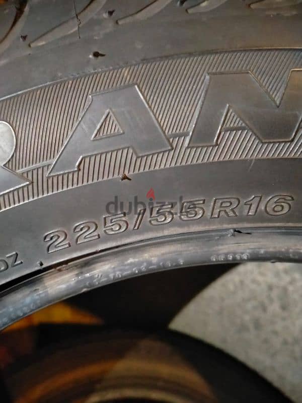 4 فرد Bridgestone مقاس 225/55R16 4