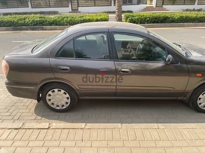 Nissan Sunny 2010