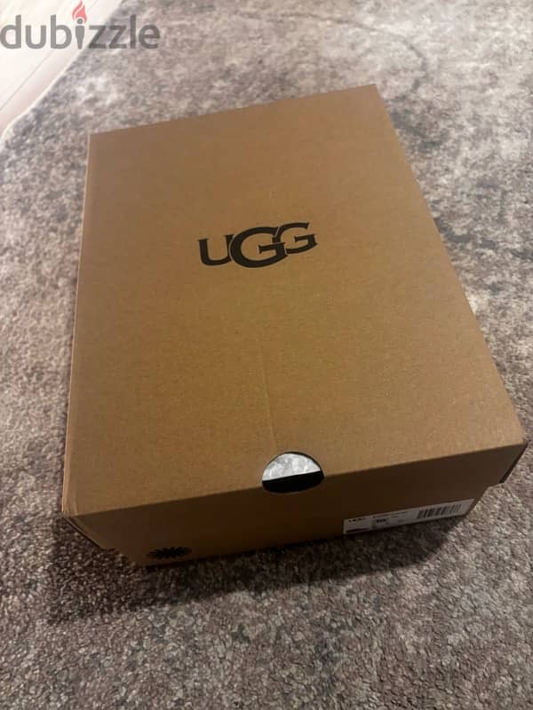 BRAND NEW UGG w classic ultra mini 0