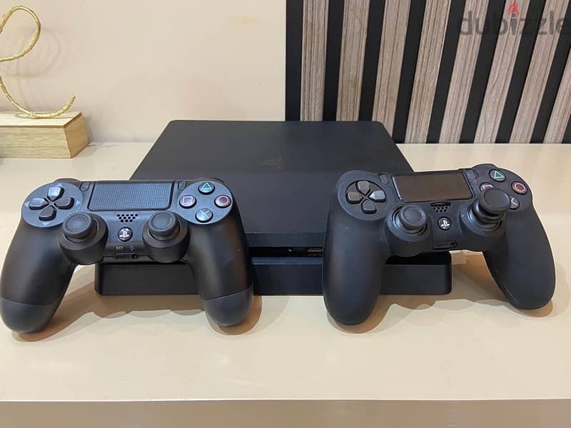 PS4 slim/ استيراد كسر زيرو / بلايستيشن ٤ سليم 1