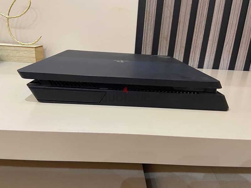 PS4 slim/ استيراد كسر زيرو / بلايستيشن ٤ سليم 3