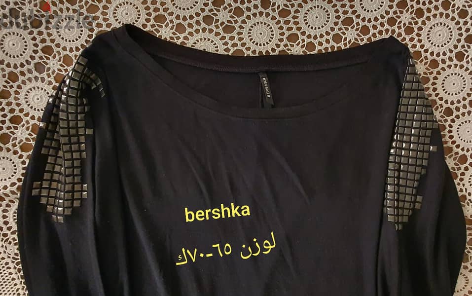 بلوفر خريفي مطرز bershka 1