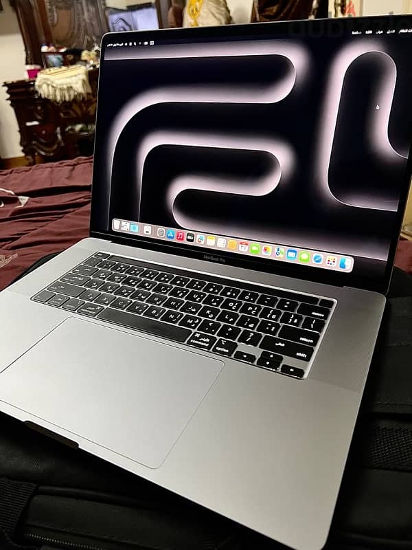 MacBook  Pro 2019 16” core i 7 3