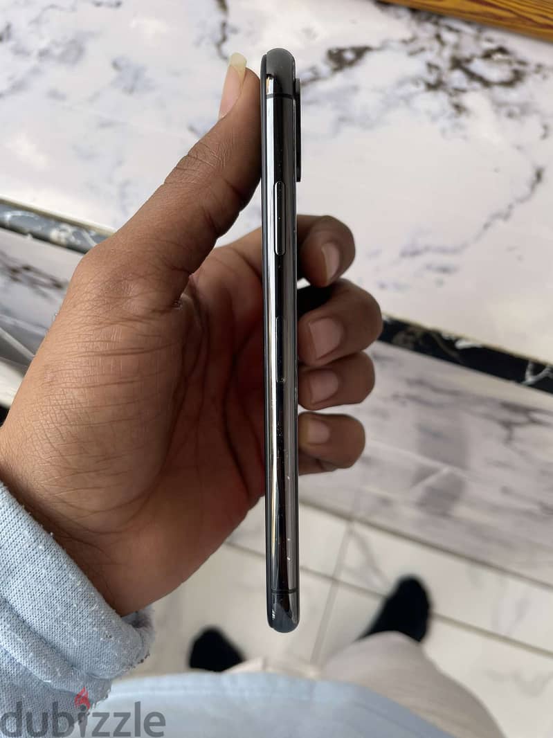 IPhone x 64 giga للبيع او البدل 5