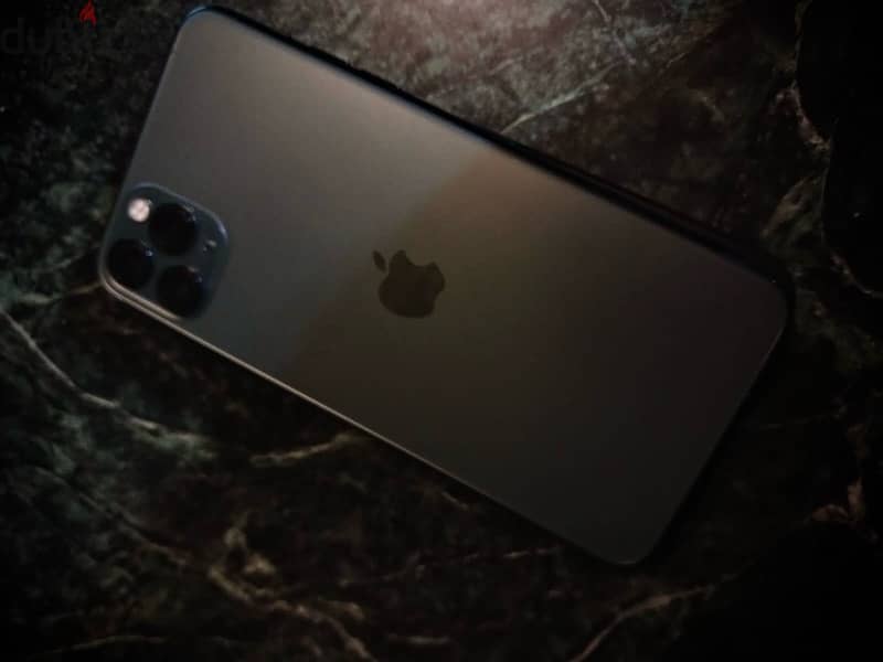 iphone 11 pro max مفيهوش خدش و مش مغير حاجة 2