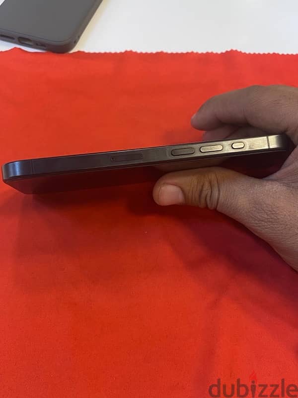 Iphone 15 pro 256GB  Titanium Black 4