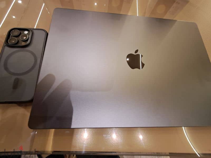 MacBook pro m3 7