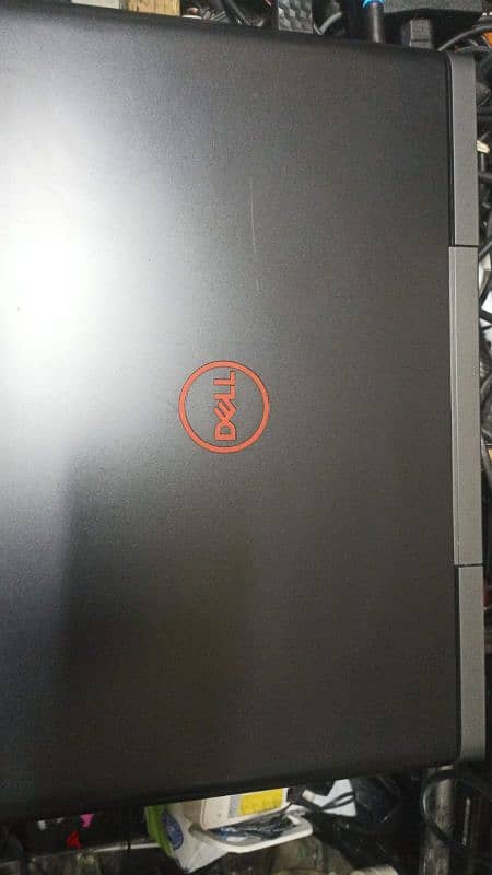 DELL Inspiron 7577 GAMING 1