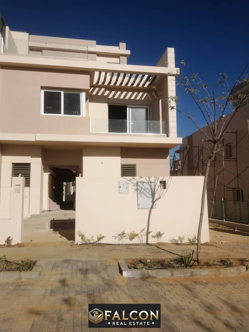 Villa Twin House For Sale Ready To Move Hyde Park 6October Palm Hills Golf View New Giza Minutes From Sheikh Zayed 0