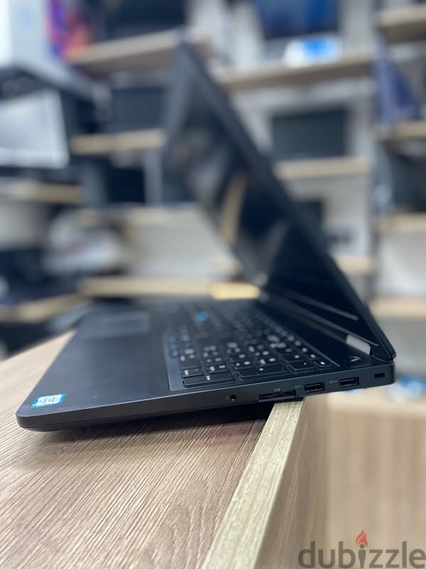 DELL e5570 core i7 8/256/ 2 GB AMD // مكتب I7 للاب توب 1