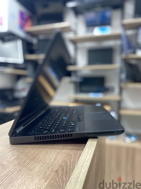 DELL e5570 core i7 8/256/ 2 GB AMD // مكتب I7 للاب توب 4