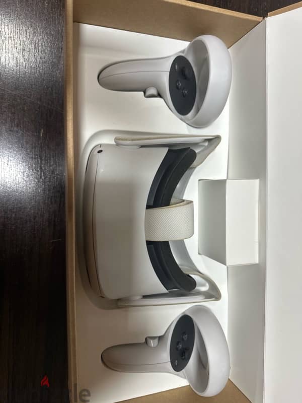 oculus quest 2 (used) 1