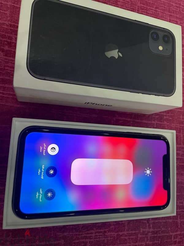 iPhone 11 128g   ايفون ١١ مساحه١٢٨جيجا 12