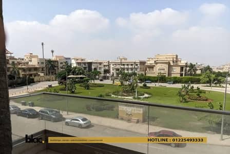 Apartment with a garden view for sale, ready to move, located in Gharb El Golf, New Cairo , with an area of 4 rooms , super lux finishing.