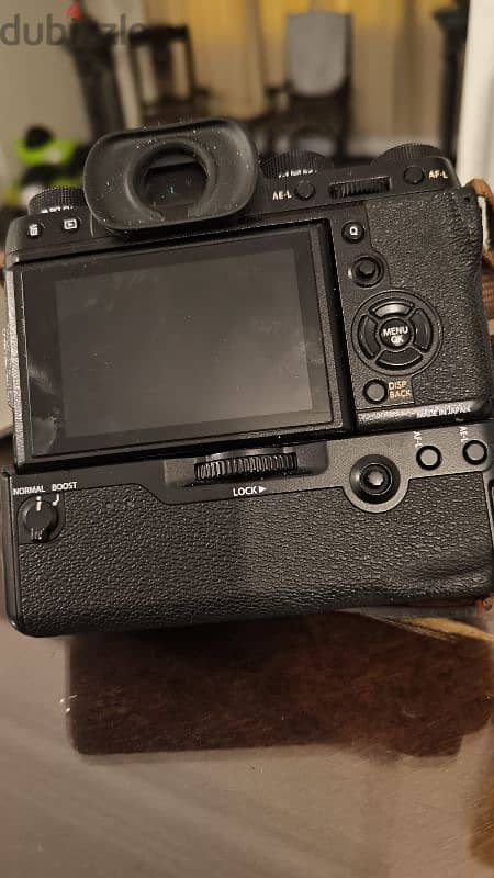 Fujifilm xt2 with battery grap 3