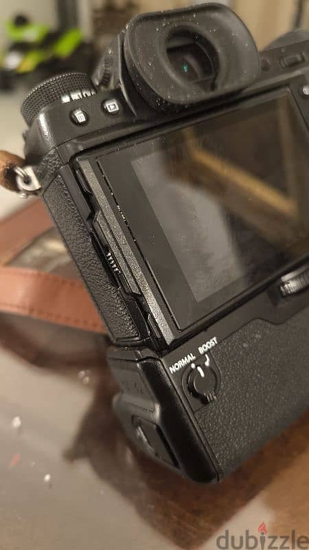 Fujifilm xt2 with battery grap 4