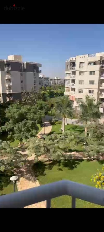 For quick sale, at a special price, an apartment of 165 meters, finished, with a wide garden view, Madinaty B10