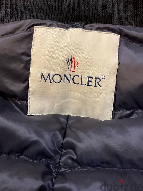 Moncler Balenciaga Prada Gucci Boss ALEXANDER Dsquared2 Burberry 12