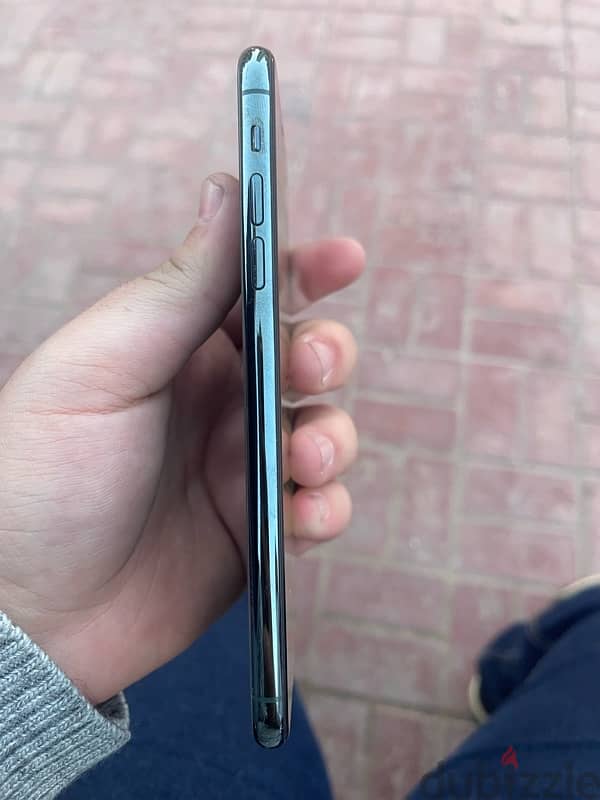 iPhone 11 Pro Max 2